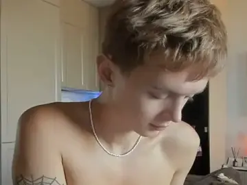 Stripchat Live Sex Cam of angelAndyy