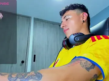 Stripchat Best live sex cam show of Lobo_17_